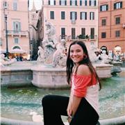 Profesora para ayudar a estudiantes de Derecho